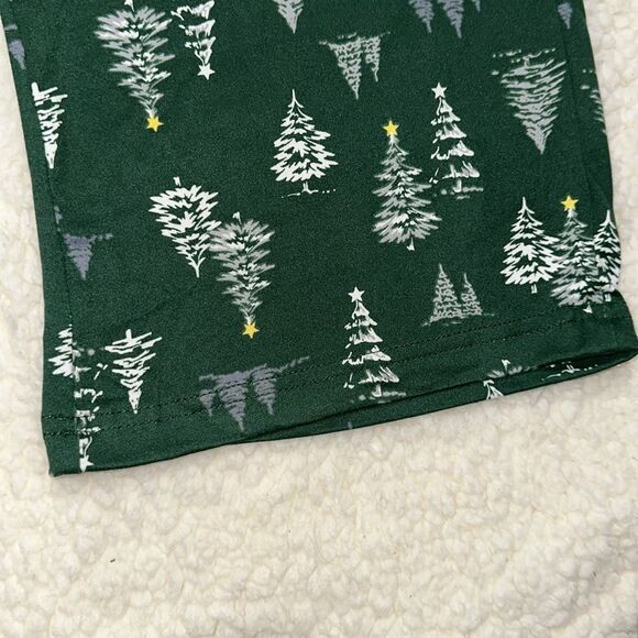 TAHARI Family Matching PJ Winter Green White Pine Christmas Trees Yellow Star - Picture 7 of 9